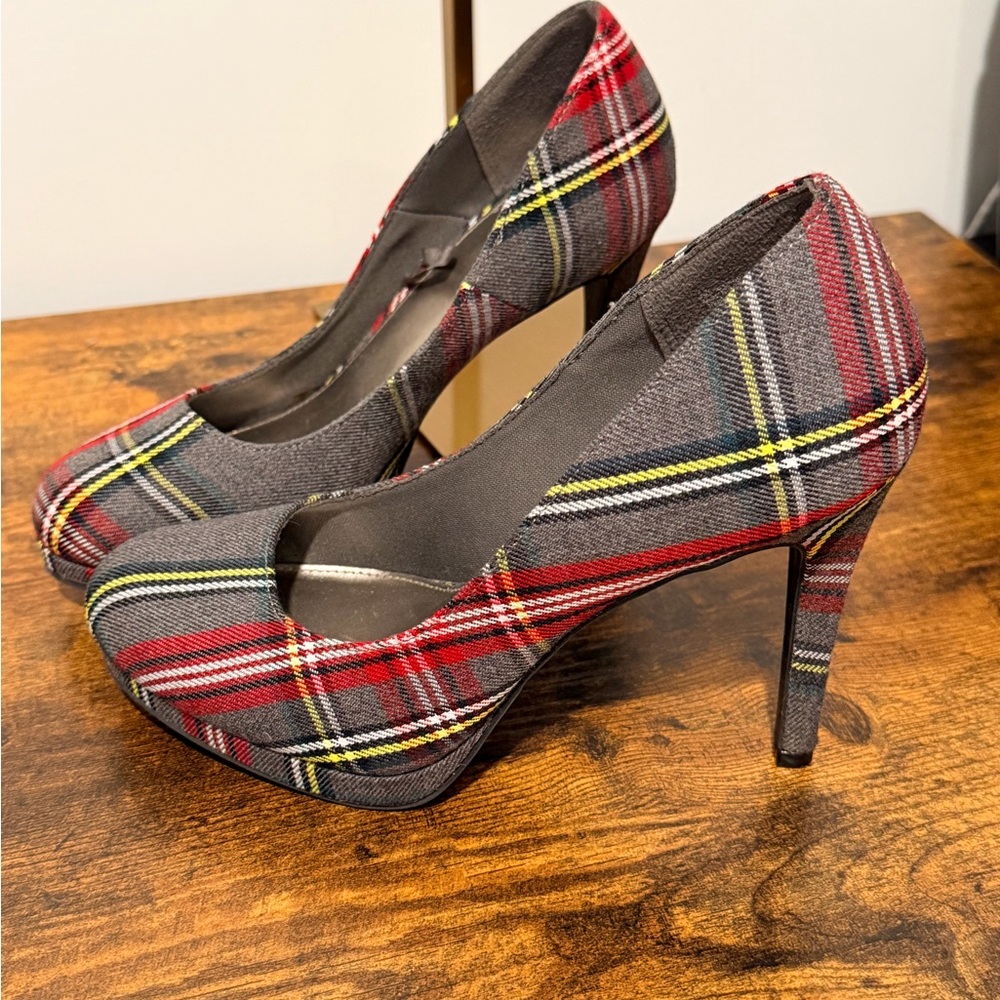Fioni Red Gray Plaid High Heel Pumps